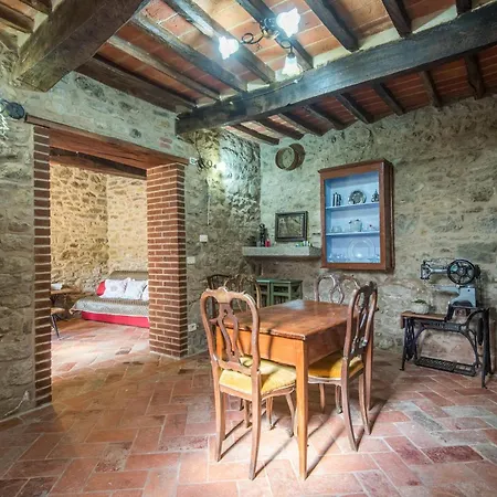 Nyaraló 4 Bedroom Amazing In Castiglion Fiorentino